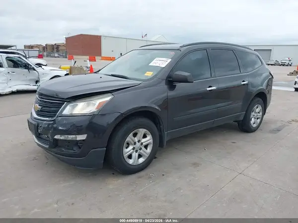 1GNKRFKD8HJ175966 2017 CHEVROLET TRAVERSE - Image 2
