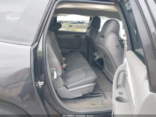 1GNKRFKD8HJ175966 2017 CHEVROLET TRAVERSE - Image 8