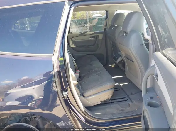 1GNKRFKD8HJ250603 2017 CHEVROLET TRAVERSE - Image 8