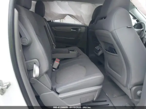 1GNKRFKD8HJ299803 2017 CHEVROLET TRAVERSE - Image 8