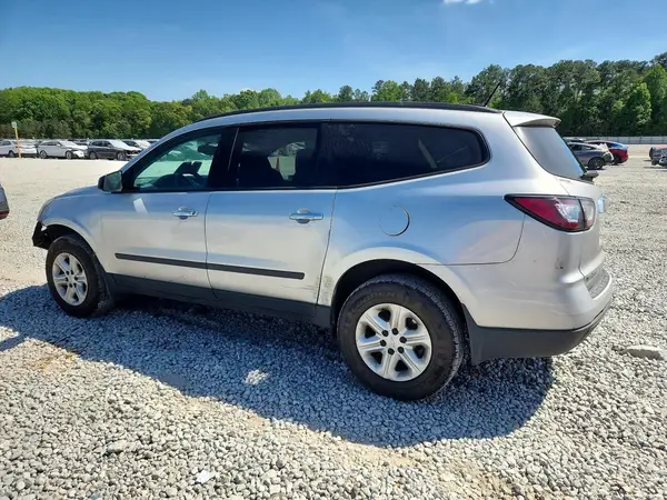 1GNKRFKD8HJ307060 2017 CHEVROLET TRAVERSE - Image 2