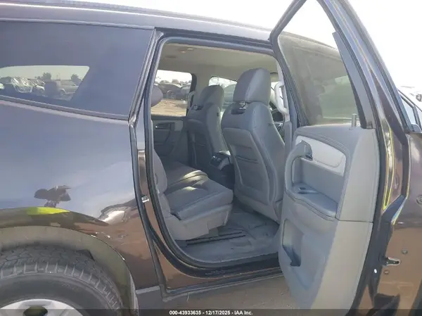 1GNKRFKD8HJ318303 2017 CHEVROLET TRAVERSE - Image 8