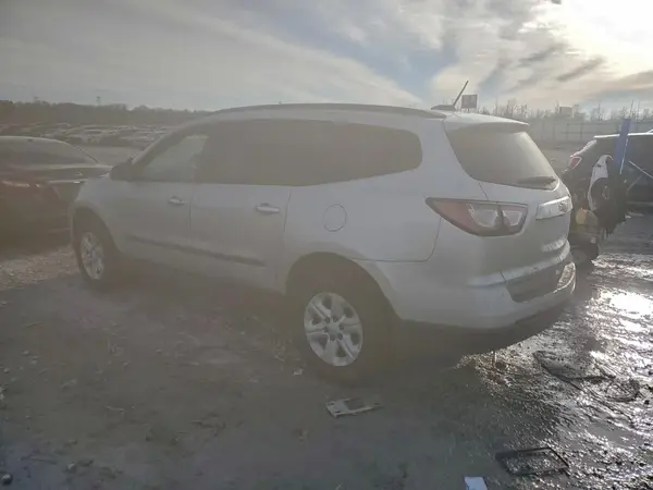 1GNKRFKD8HJ325025 2017 CHEVROLET TRAVERSE - Image 2