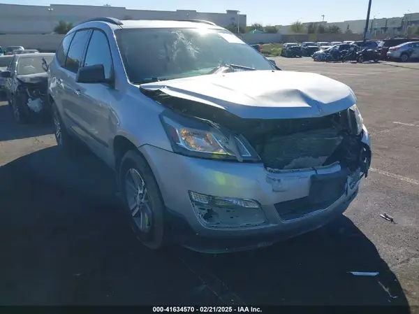 1GNKRFKD8HJ329009 2017 CHEVROLET TRAVERSE - Image 1