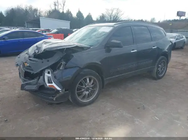 1GNKRFKD9GJ137385 2016 CHEVROLET TRAVERSE - Image 2