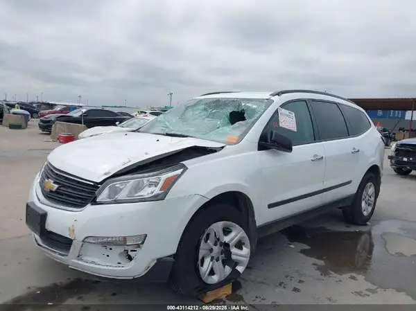 1GNKRFKD9GJ154882 2016 CHEVROLET TRAVERSE - Image 2