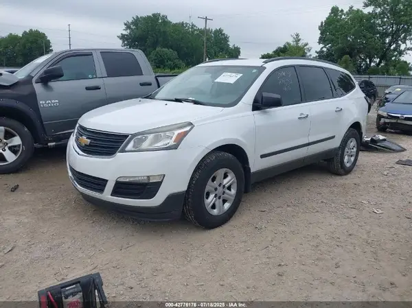 1GNKRFKD9HJ113749 2017 CHEVROLET TRAVERSE - Image 2