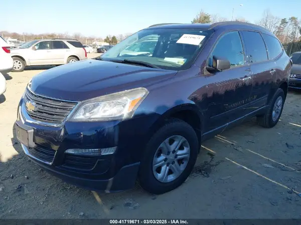 1GNKRFKD9HJ224866 2017 CHEVROLET TRAVERSE - Image 2