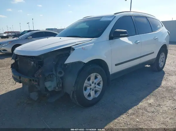1GNKRFKDXGJ185784 2016 CHEVROLET TRAVERSE - Image 2