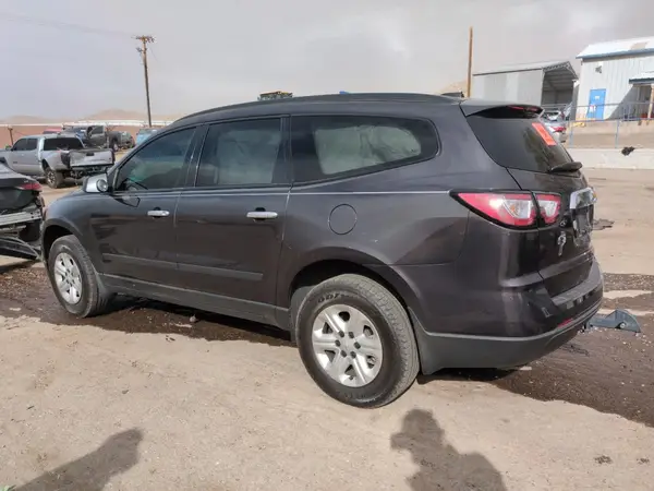 1GNKRFKDXGJ257258 2016 CHEVROLET TRAVERSE - Image 2