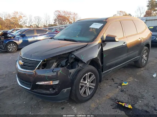 1GNKRFKDXHJ225623 2017 CHEVROLET TRAVERSE - Image 2