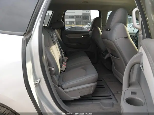 1GNKRFKDXHJ226125 2017 CHEVROLET TRAVERSE - Image 8