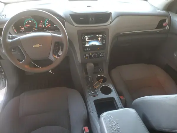 1GNKRFKDXHJ245712 2017 CHEVROLET TRAVERSE - Image 8