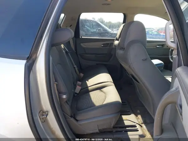 1GNKRFKDXHJ277785 2017 CHEVROLET TRAVERSE - Image 8