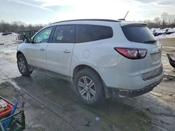 1GNKRGKD0HJ131563 2017 CHEVROLET TRAVERSE - Image 2
