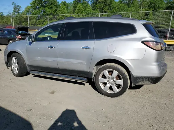 1GNKRGKD0HJ132986 2017 CHEVROLET TRAVERSE - Image 2