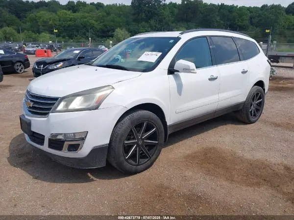 1GNKRGKD0HJ166507 2017 CHEVROLET TRAVERSE - Image 2