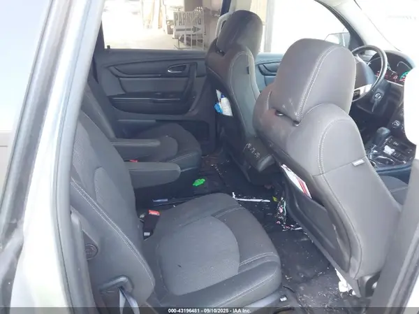 1GNKRGKD0HJ182190 2017 CHEVROLET TRAVERSE - Image 8