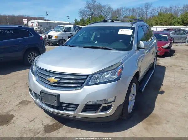 1GNKRGKD0HJ198289 2017 CHEVROLET TRAVERSE - Image 2