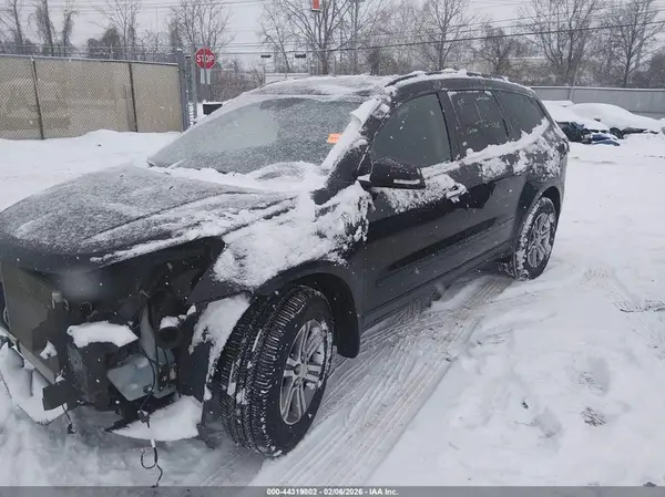 1GNKRGKD0HJ217956 2017 CHEVROLET TRAVERSE - Image 2