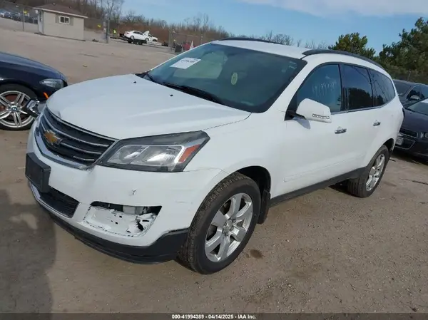1GNKRGKD0HJ230982 2017 CHEVROLET TRAVERSE - Image 2