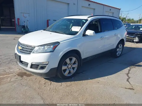 1GNKRGKD0HJ235034 2017 CHEVROLET TRAVERSE - Image 2