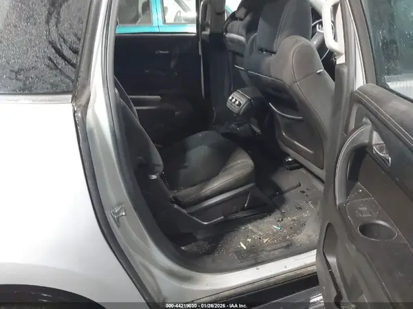 1GNKRGKD0HJ241741 2017 CHEVROLET TRAVERSE - Image 8
