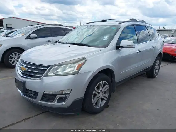 1GNKRGKD0HJ246566 2017 CHEVROLET TRAVERSE - Image 2