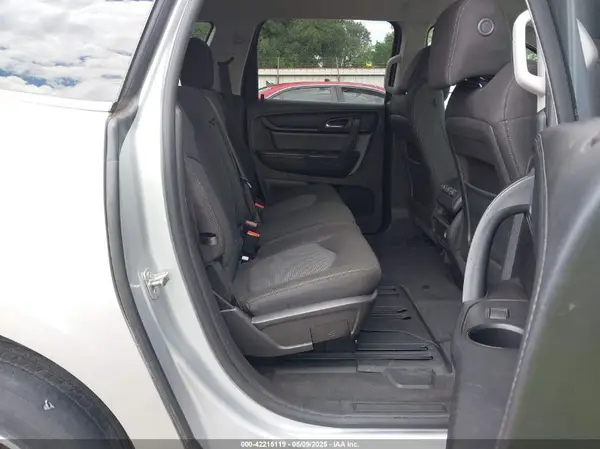 1GNKRGKD0HJ246566 2017 CHEVROLET TRAVERSE - Image 8