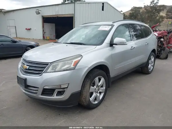 1GNKRGKD0HJ247295 2017 CHEVROLET TRAVERSE - Image 2