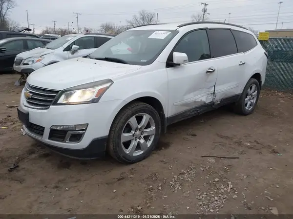 1GNKRGKD0HJ247989 2017 CHEVROLET TRAVERSE - Image 2