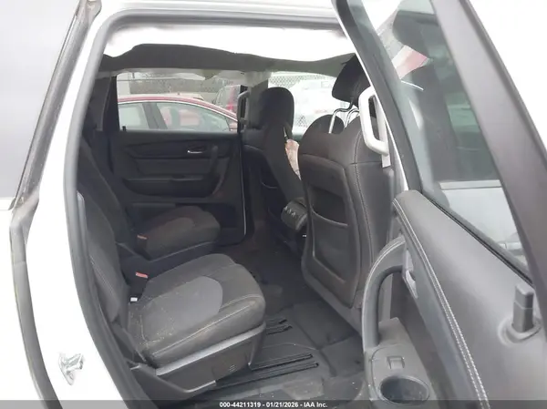 1GNKRGKD0HJ247989 2017 CHEVROLET TRAVERSE - Image 8