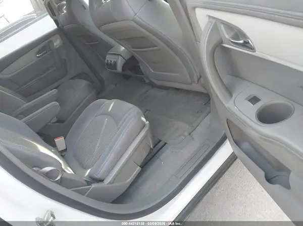 1GNKRGKD0HJ257339 2017 CHEVROLET TRAVERSE - Image 8