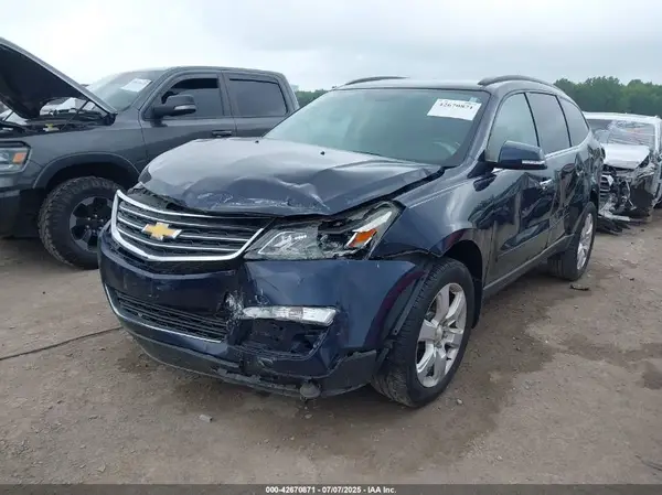 1GNKRGKD0HJ266851 2017 CHEVROLET TRAVERSE - Image 2