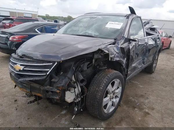 1GNKRGKD0HJ267174 2017 CHEVROLET TRAVERSE - Image 2