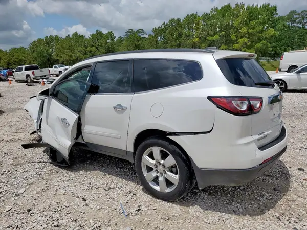 1GNKRGKD0HJ272195 2017 CHEVROLET TRAVERSE - Image 2
