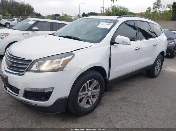 1GNKRGKD0HJ277493 2017 CHEVROLET TRAVERSE - Image 2