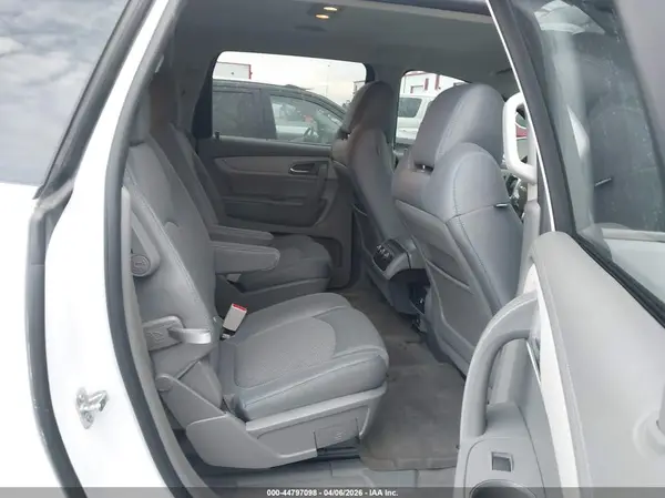 1GNKRGKD0HJ277493 2017 CHEVROLET TRAVERSE - Image 8