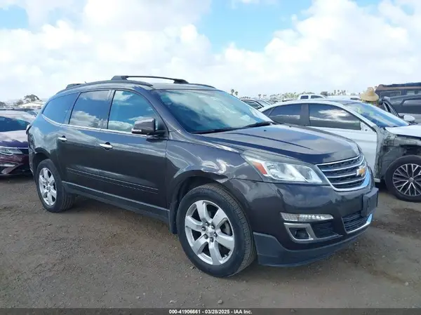 1GNKRGKD0HJ295167 2017 CHEVROLET TRAVERSE - Image 1