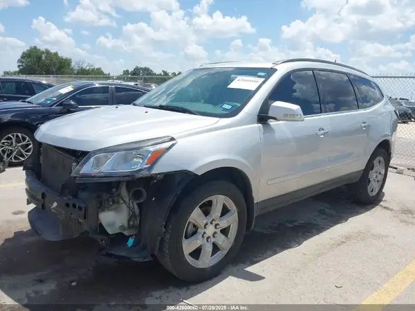 1GNKRGKD0HJ304272 2017 CHEVROLET TRAVERSE - Image 2