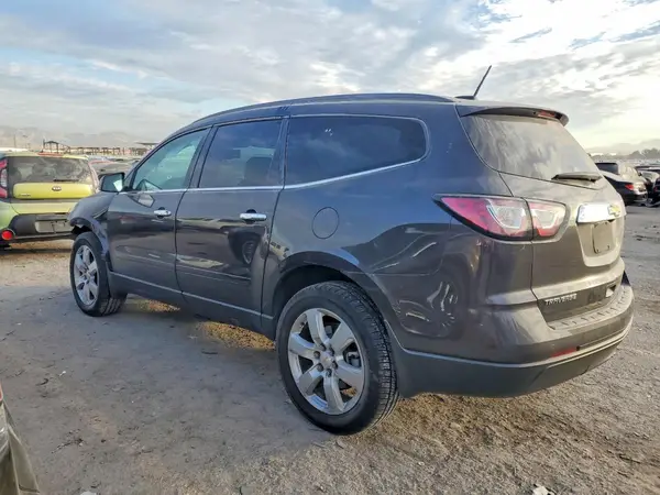 1GNKRGKD0HJ328412 2017 CHEVROLET TRAVERSE - Image 2
