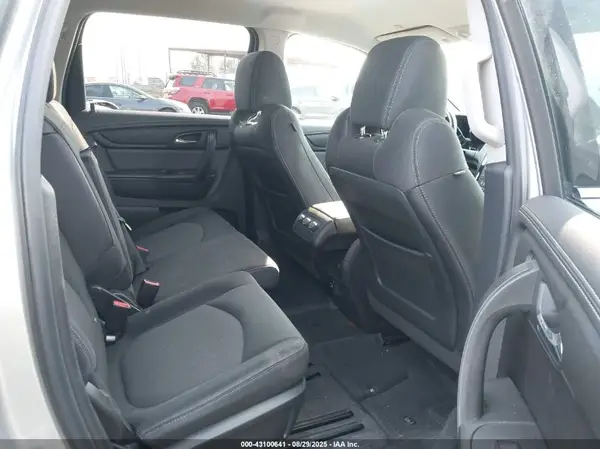 1GNKRGKD0HJ345078 2017 CHEVROLET TRAVERSE - Image 8