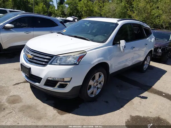 1GNKRGKD0HJ348742 2017 CHEVROLET TRAVERSE - Image 2