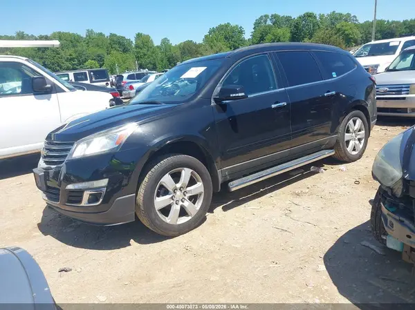 1GNKRGKD0HJ354105 2017 CHEVROLET TRAVERSE - Image 2