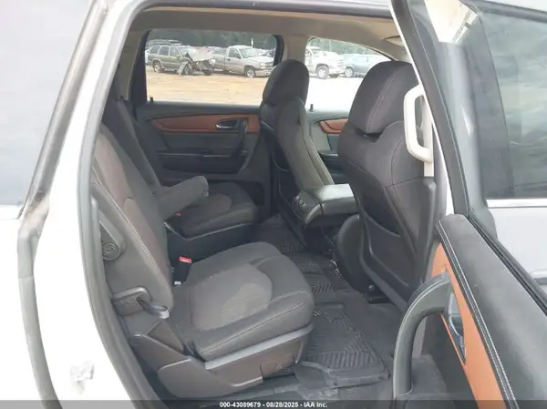 1GNKRGKD1GJ234120 2016 CHEVROLET TRAVERSE - Image 8
