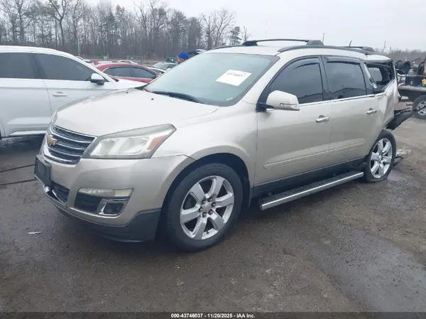 1GNKRGKD1HJ125738 2017 CHEVROLET TRAVERSE - Image 2
