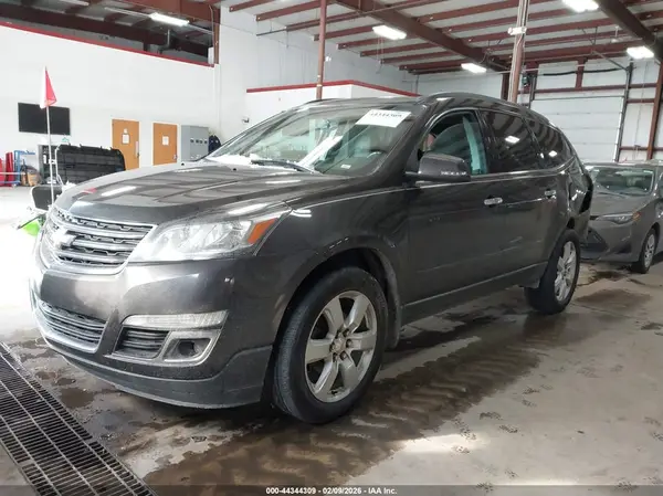 1GNKRGKD1HJ185129 2017 CHEVROLET TRAVERSE - Image 2