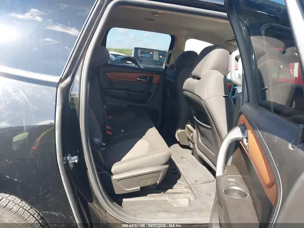 1GNKRGKD1HJ193098 2017 CHEVROLET TRAVERSE - Image 8