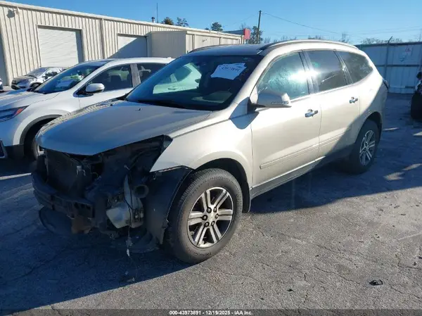 1GNKRGKD1HJ200096 2017 CHEVROLET TRAVERSE - Image 2