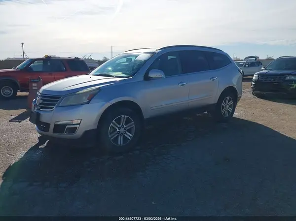 1GNKRGKD1HJ204021 2017 CHEVROLET TRAVERSE - Image 2